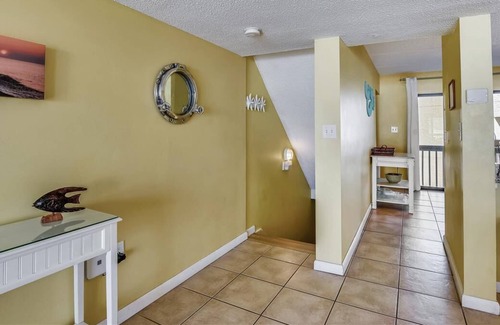 St. George Island Condo | This beautifully remodeled beachfront town home Villa.
