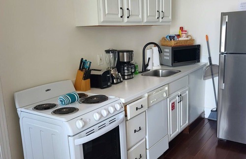 Old Town Condo | Three Duval Street Suites w parking and pool