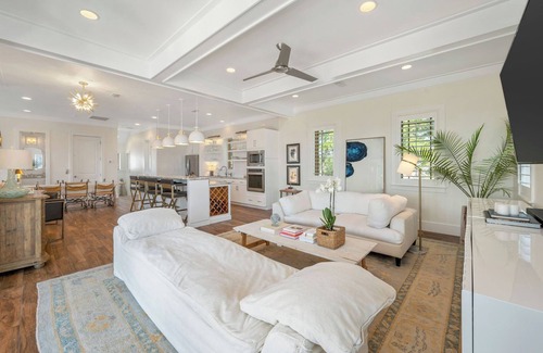 Gulfview Heights House | Three Palms at Betty|Easy Beach Access|Private Pool & Golf Cart