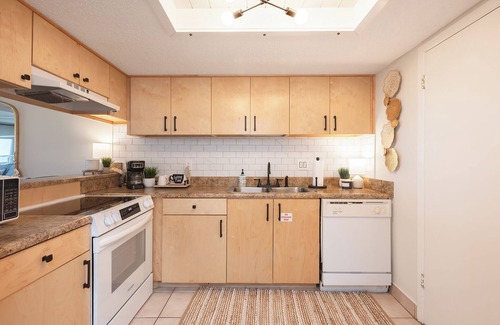 Sunnyside Condo | Totally renovated August 2024, C3 building, 2 bdr. 2bth. Amazing gulf front