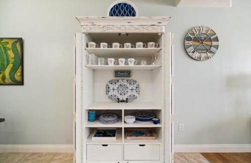 Lower Grand Lagoon Apartment | Treasure Island #0303