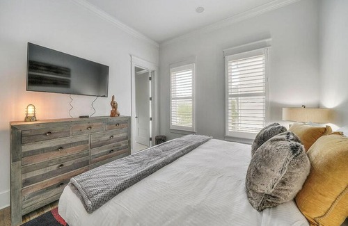 Destiny Shores House | Tropic Like It's Hot by Five Star Properties