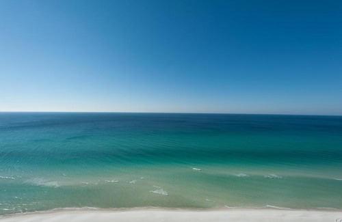 Panama City Beach Apartment | Tropical Oceanfront Condo Unit 1806