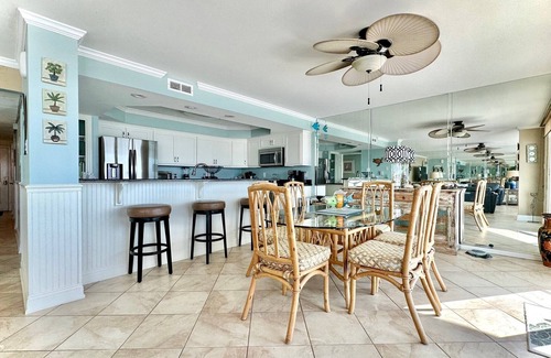 Holiday Beach Condo | TRULY the BEST VIEW! Free Beach Chairs! PW 406
