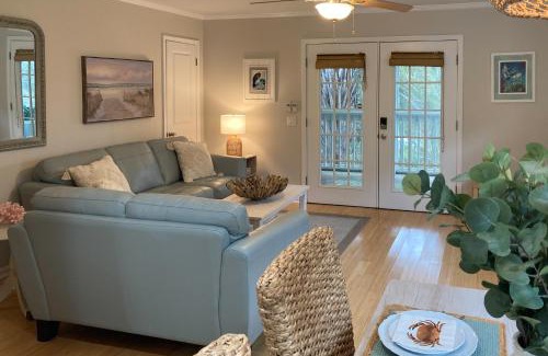 Santa Rosa Beach House | Twin Palms Cottage in Blue Mountain Beach