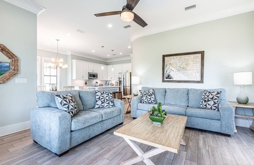 Villa Lago House | Two Golf Carts Included ~ Pet Friendly ~Perfect for a Golf Getaway