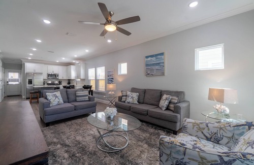 South Pensacola House | Urban Vista & Flat | Family Friendly