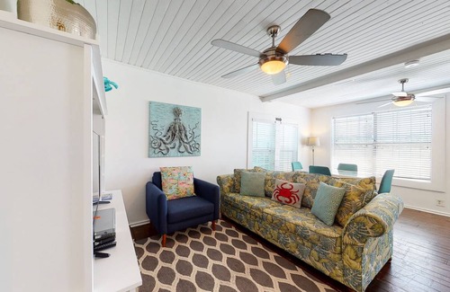 Laguna Beach House | 118 m² House ∙ 2 bedrooms ∙ 9 guests