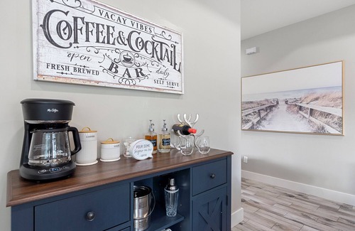 Panama City Beach House | ✌️Vacay Vibes Beach Retreat! 👙 5 Minutes to the sand in Panama City Beach!🌴