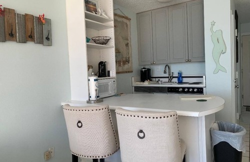 Panama City Beach Apartment | Very comfortable Studio Efficiency Condo on the Beach