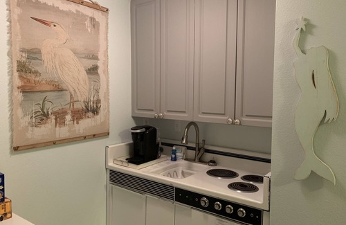 Panama City Beach Apartment | Very comfortable Studio Efficiency Condo on the Beach