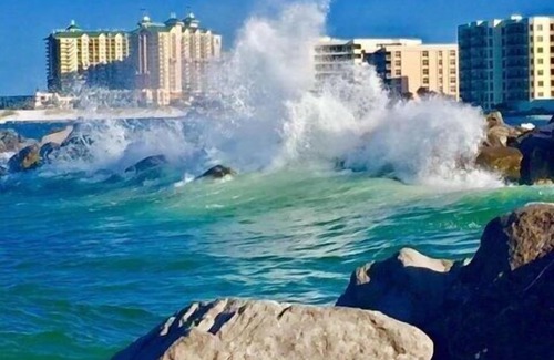 Holiday Isle Condo | Villa by the Sea @ Poolside Villa's