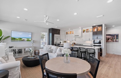 Laguna Beach House | Walk To The Beach! | Elevator | Heated Community Pool | Gulf Views!