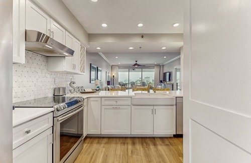 Rosemary Beach Condo | Water-view condo with pool, hot tub & pickleball