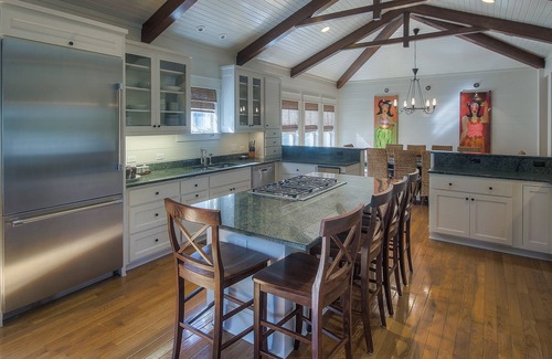 Watercolor House | Watercolor 592 Western Lake Drive Bed/4.5 Bath 200 yards to Beach Club!