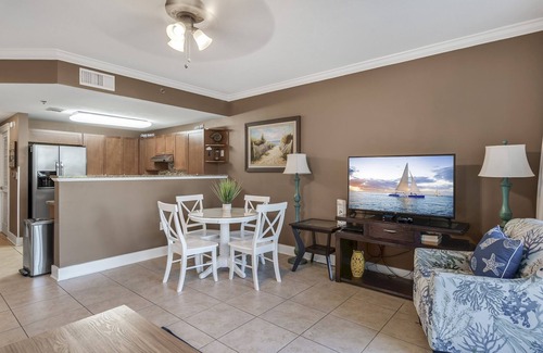 Fort Walton Beach Condo | Waterscape 1 bedroom with bunks walkout unit -on the beach-