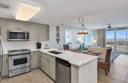 Fort Walton Beach - Destin Condo | 🌟 Waterscape A101 Oceanfront! Ground Floor 3BR + Bunkroom! Beach View!