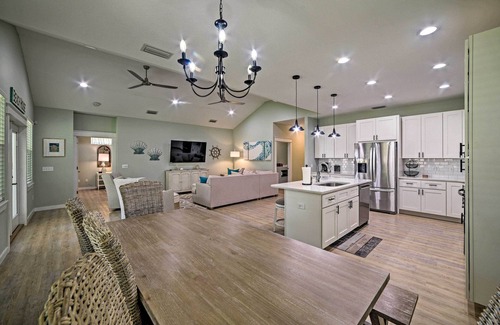 Riviera Beach House | West End Home w/Yard < 1 Mi to Beach Access!