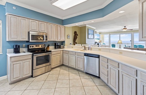Bel Air Condo | Wow! 7th Floor Corner unit. 3Br 3Ba 2000 sq ft Sleeps 8