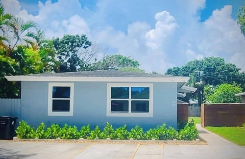 Sailboat Bend Apartment | 02 Walk to DT FTL - Serene apartment - King Bed