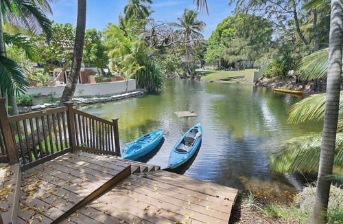 Lazy Lake House | 1 Acre LakeView Gem, Stunning Pool, Near Beach! Kayak/Pond/Spa - Fort Lauderdale