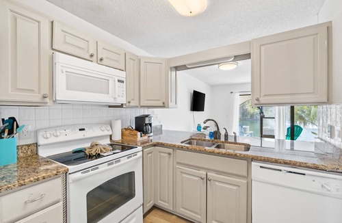 Panama City Beach Condo | 1 bd 1ba Condo w/Lagoon View, Pool, Walk to Beach