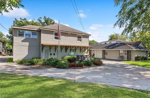Jefferson Apartment | 1 BD Near Ochsner | Quiet Courtyard Community