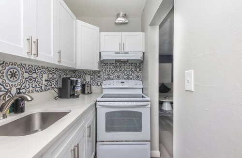 Harbordale Apartment | 1 BDR close to FLL Airport & Las Olas