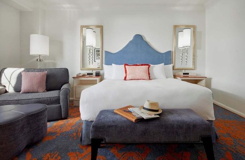 Florida Center Hotel | 1-Bedroom Suite at a 4⭐️ Hotel