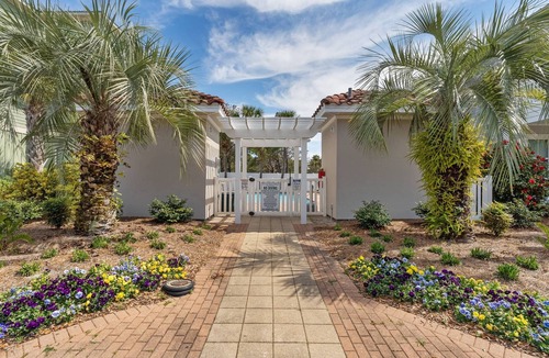 Emerald Waters Village House | 1 block to PRIVATE deeded beach! Spacious 3 bedroom.3.5 bath - Gated Community