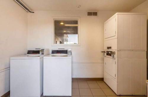 Desire Area Apartment | 1 King|Mob Acc|RI Shwr|Nsmk
