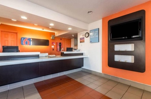 Desire Area Apartment | 1 King|Mob Acc|RI Shwr|Nsmk