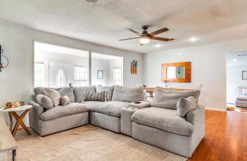 West Livingston House | < 1 Mi to Boat Ramp: Lake Livingston Retreat!