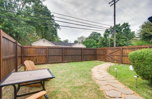 Greenwood House | 1 Mi to Dtwn! Family-Friendly Retreat in Greenwood