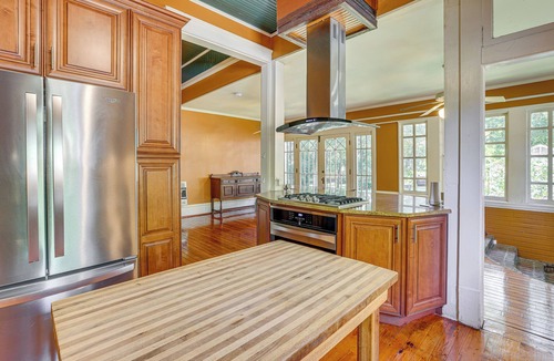 Meridian House | 1 Mi to Dtwn Meridian: Historic Home w/Porch!