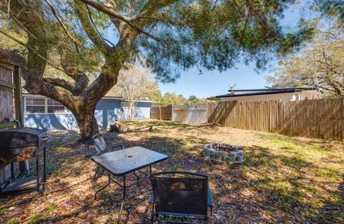 Magnolia Bluffs House | 1 Mi to Fishing Pier Apalachicola Bay Getaway!