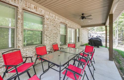 Jones Mills House | < 1 Mi to Lake Catherine: Home in Gated Community!