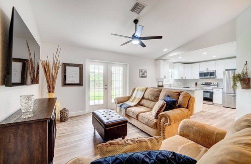 Sun 'N Lake Cottage | 1 Mi to Links! Resort Home Near Raceway in Sebring