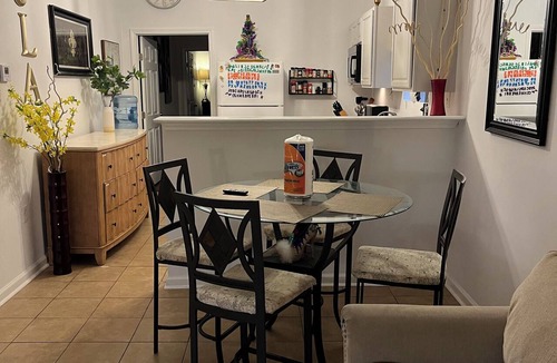 Hoffman Triangle House | 1 mile to DOWNTOWN