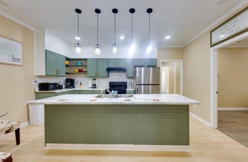Birmingham House | < 10 Mi to UAB: Birmingham Group Getaway