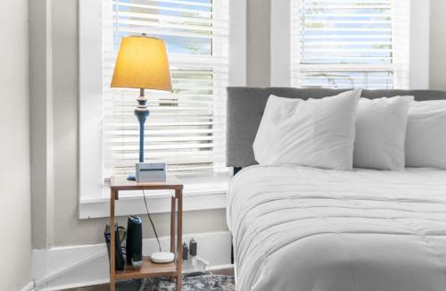 Birmingham House | 10 Mins to Legion Field- Ensley Highlands Hideaway