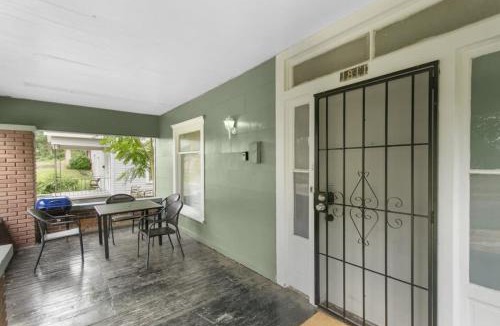 Birmingham House | 10 Mins to Legion Field- Ensley Highlands Hideaway