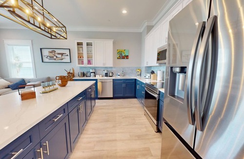 Thomas Drive House | 10 minute drive to beaches, newly built bay front home in Panama City Beach
