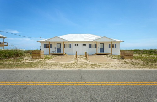 East End House | 10% off Oct and Nov! Beachfront, 2bed/1bath, ground level, screened in porch.