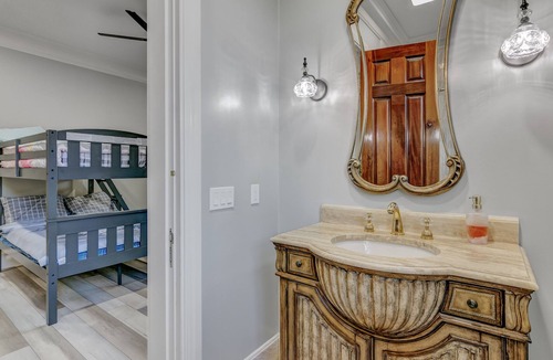 Voth House | 100+ acres sleeps 30, pool, lazy river, hot tub, bball, tennis, and more