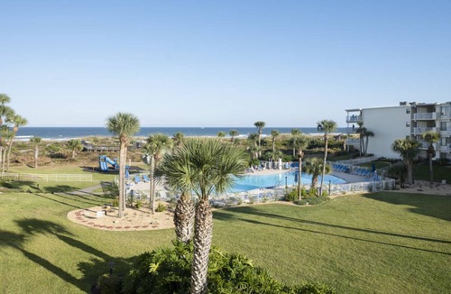 Butler Beach Condo | 100 m² Condo ∙ 3 bedrooms ∙ 8 guests