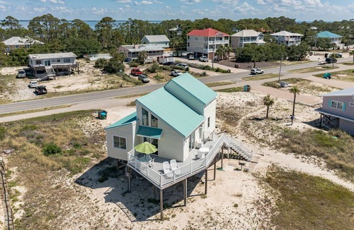 East End House | 100 Steps to the Gulf -Soaring Ceilings, Beams, Contemp, Free Lighthouse Passes