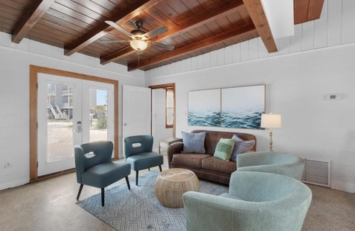 Toilla Segunda House | 100 yards from the Gulf 4 Bedroom Retreat