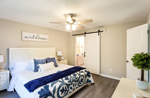 Naples Condo | 102 m² Condo ∙ 2 bedrooms ∙ 4 guests