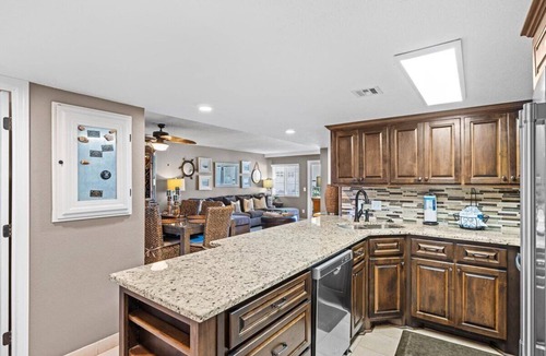 Holiday Isle Condo | (116)Your Perfect Beach DESTINation. Renovated Ground floor Beachfront Condo